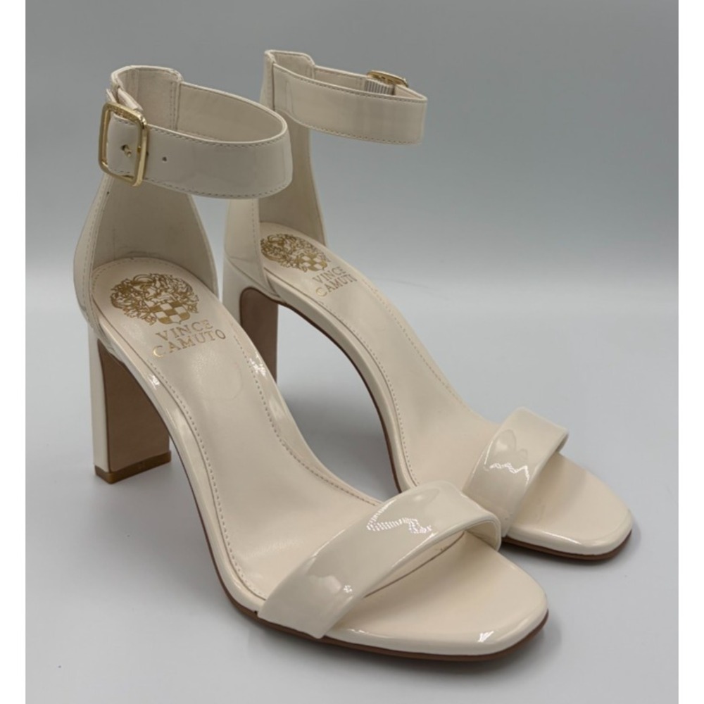 Vince Camuto Womens 7M Ivory Patent Look Block Heel Ankle Strap Sandals VC BENOV